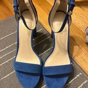 Nine West, blue suede heels with pattern on back, Women US Size 7.5, NEW